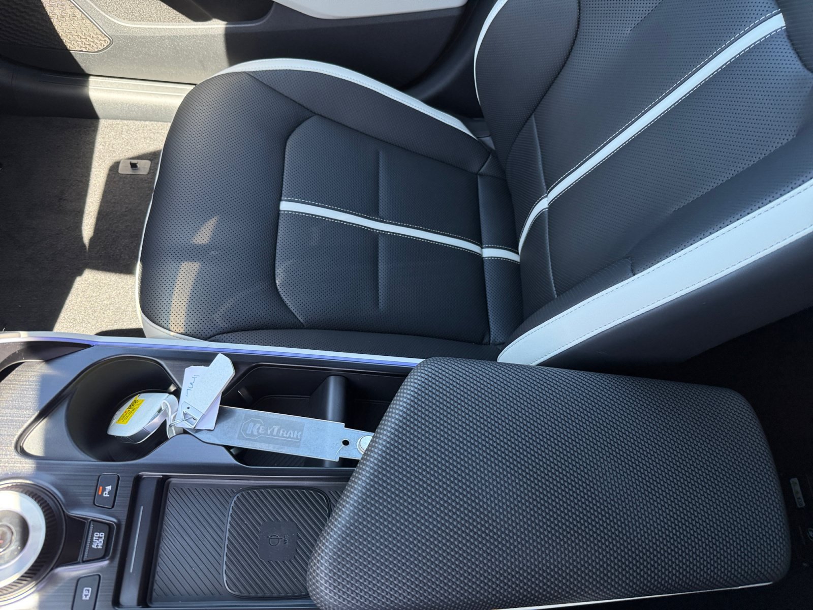 New 2026 Wolf Gray Kia GT-LINE image 14