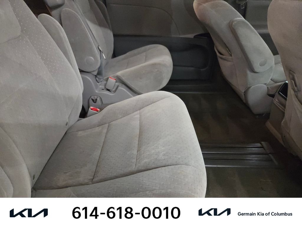 Used 2015 Black Toyota LE image 19