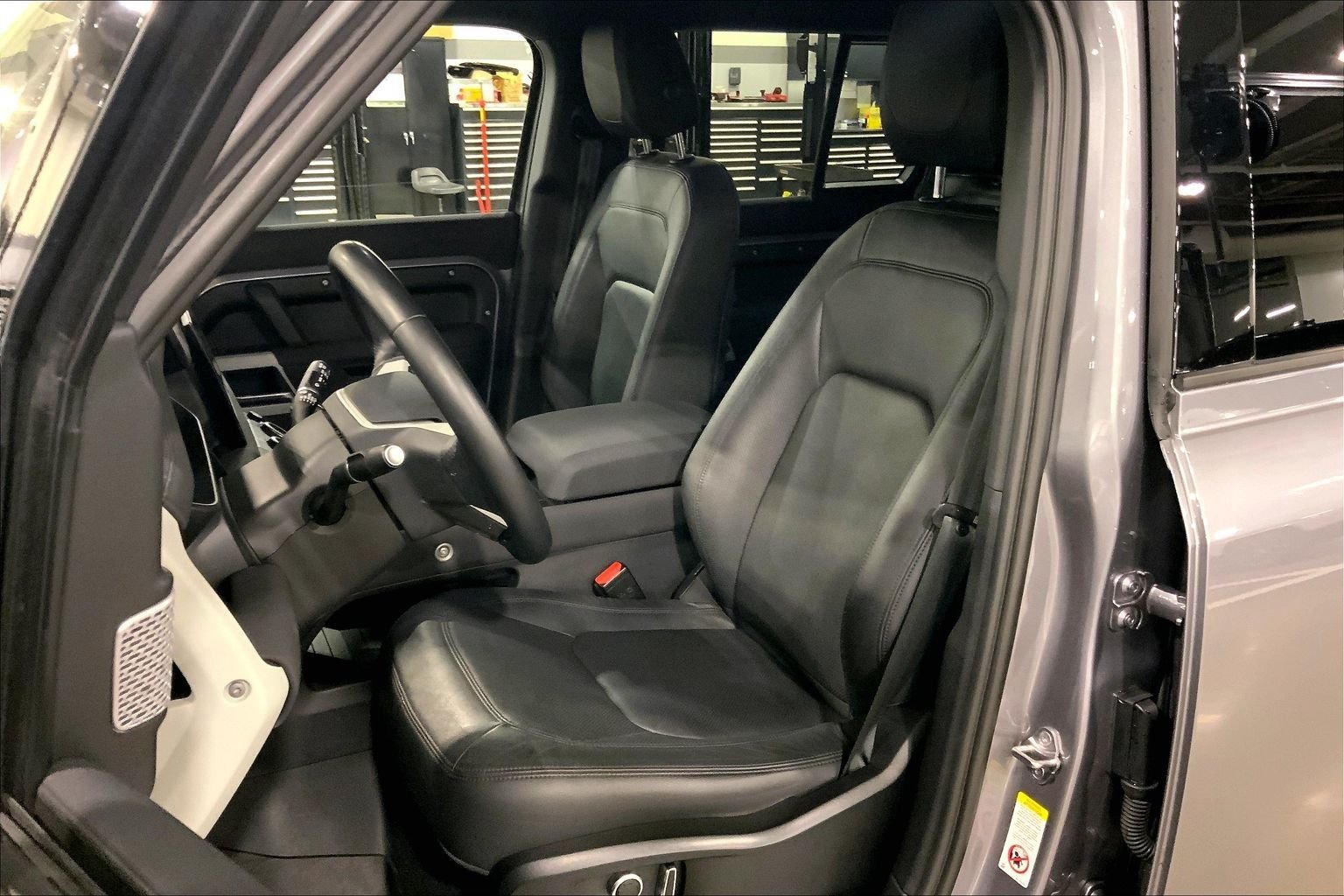 Used 2023 Eiger Gray Metallic Land Rover SE image 7
