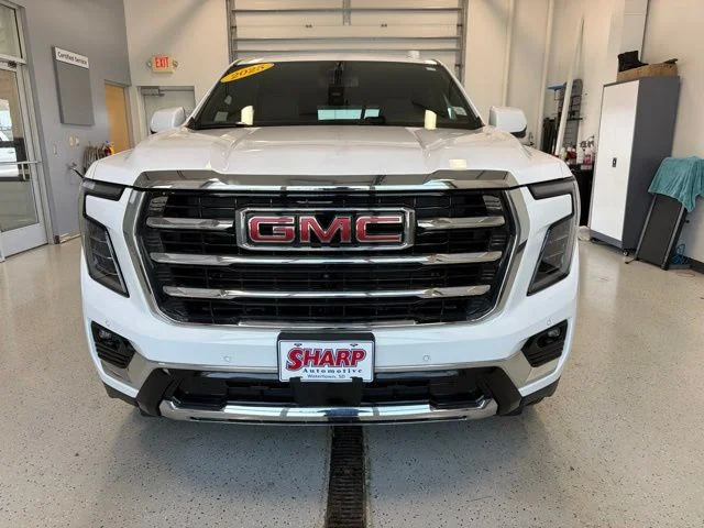 Used 2025 White GMC Elevation image 4