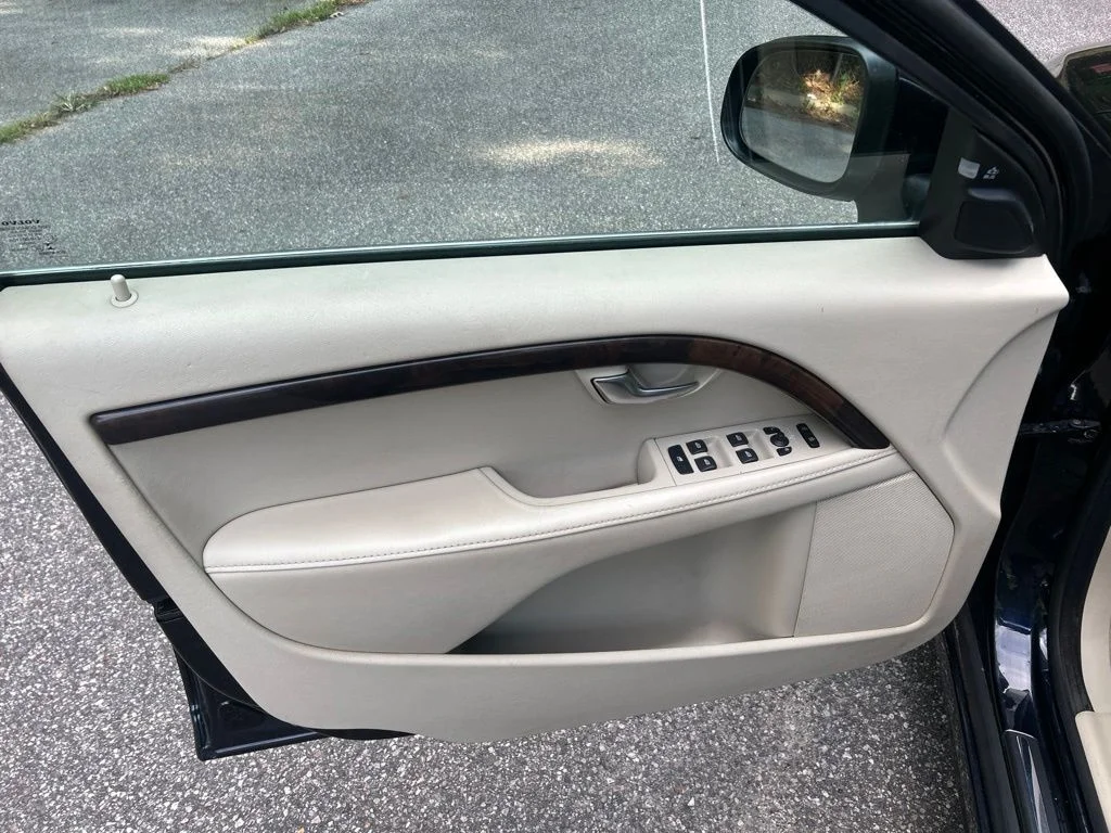 Used 2015 Blue Volvo T6 Platinum image 14