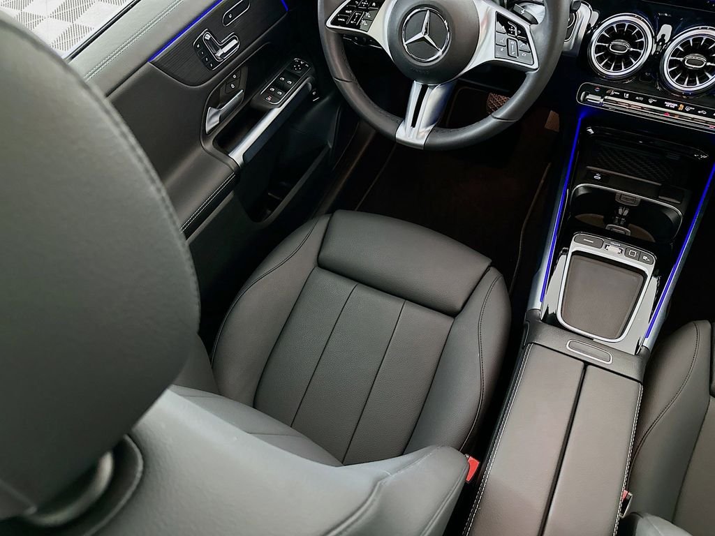Used 2026 Gray Mercedes-Benz GLB 250 image 21