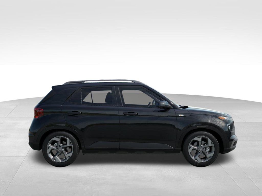 2025 Hyundai Venue SEL - Photo 9
