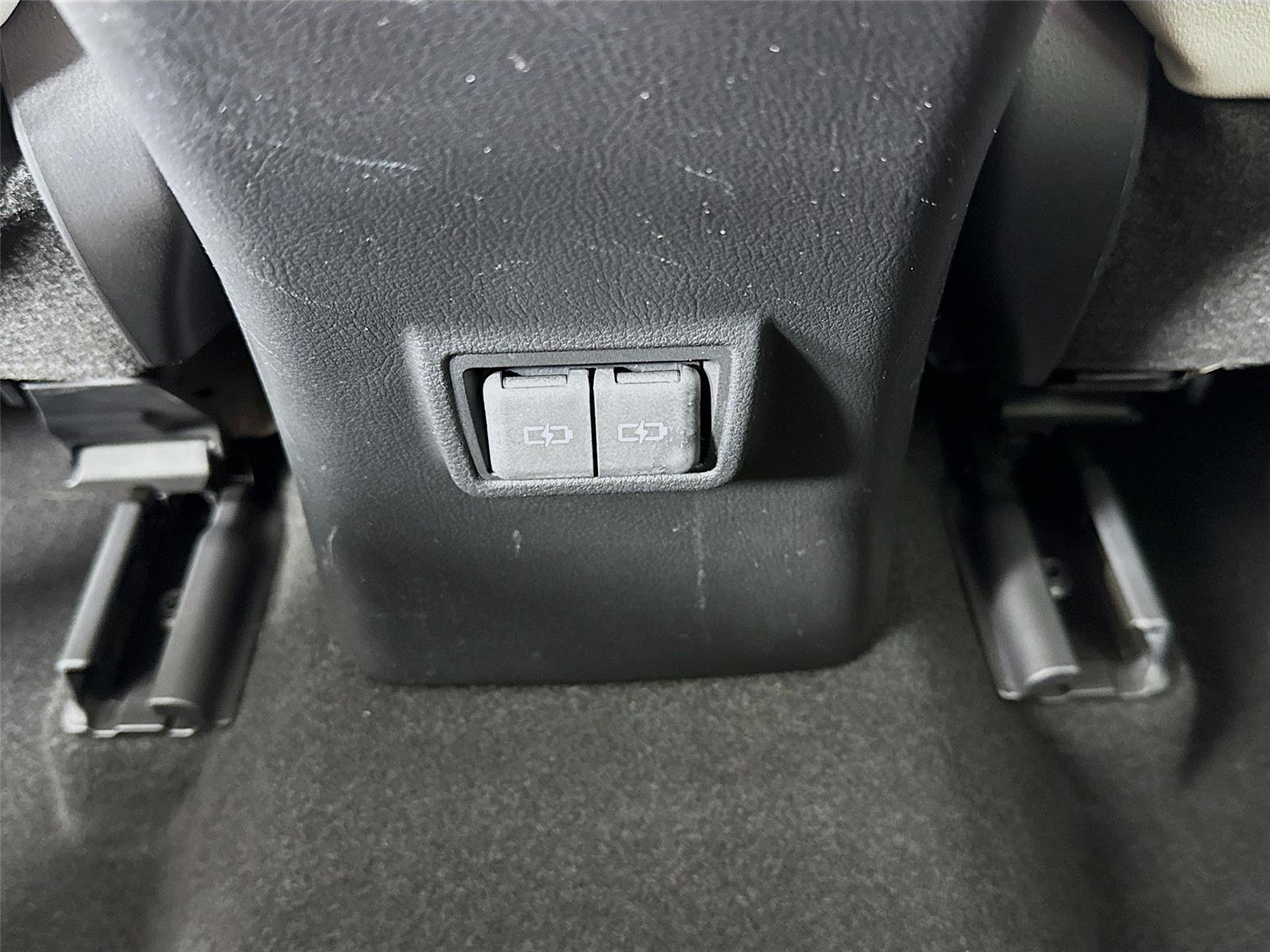 Used 2025 Ultra White Lexus UX 300h F SPORT Design image 26