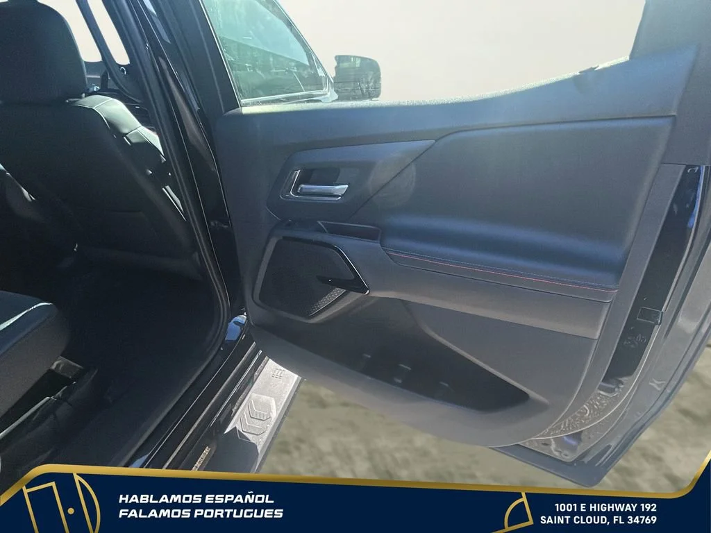 Used 2025 Black Chevrolet RST - Max Range image 29