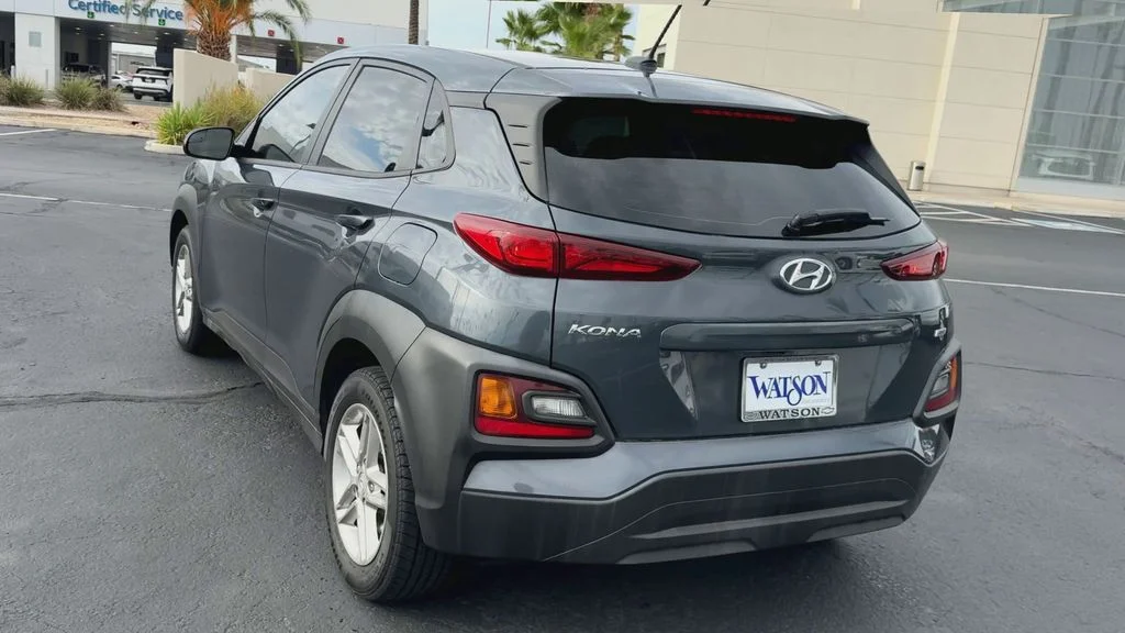 Used 2021 Gray Hyundai SE image 8