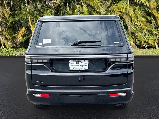 New 2026 High Gloss Black Exterior Paint Jeep Summit Reserve image 5