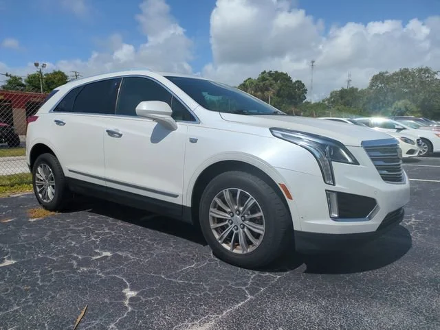 2017 Cadillac XT5 FWD Luxury's photo