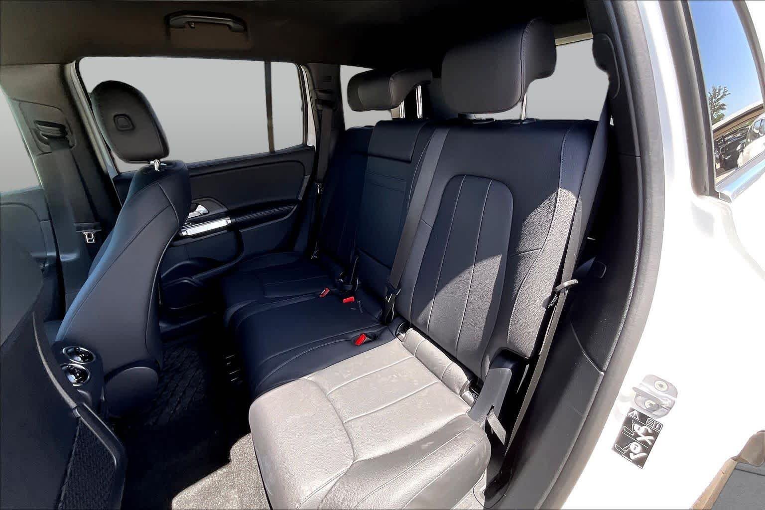 Used 2024 Polar White Mercedes-Benz GLB 250 image 19