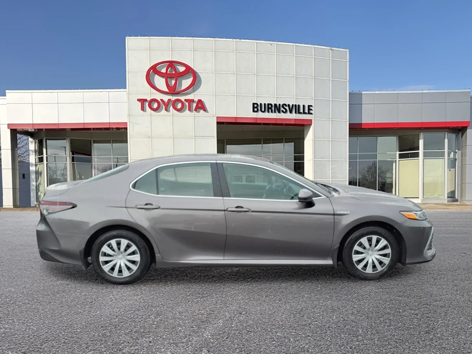 Used 2021 Toyota Camry LE with VIN 4T1C31AK2MU565998 for sale in Burnsville, Minnesota