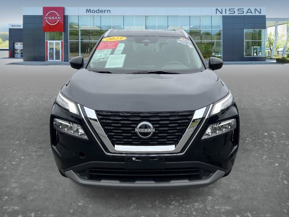 Used 2023 Super Black Nissan SV image 2