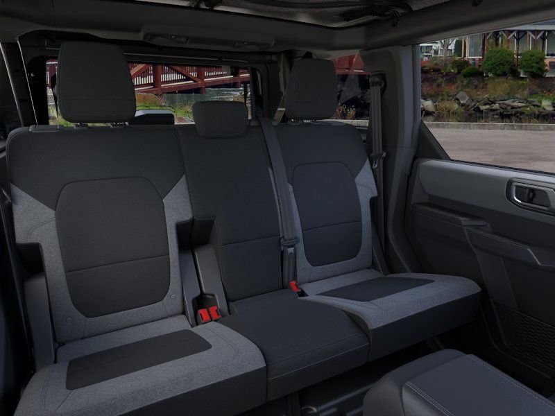 2025 Ford Bronco 4-Door Base - Photo 13