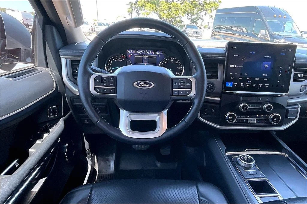 Used 2022 Silver Ford XLT image 8
