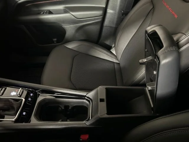 New 2026 Red Hot Pearl-Coat Exterior Paint Jeep Trailhawk image 33