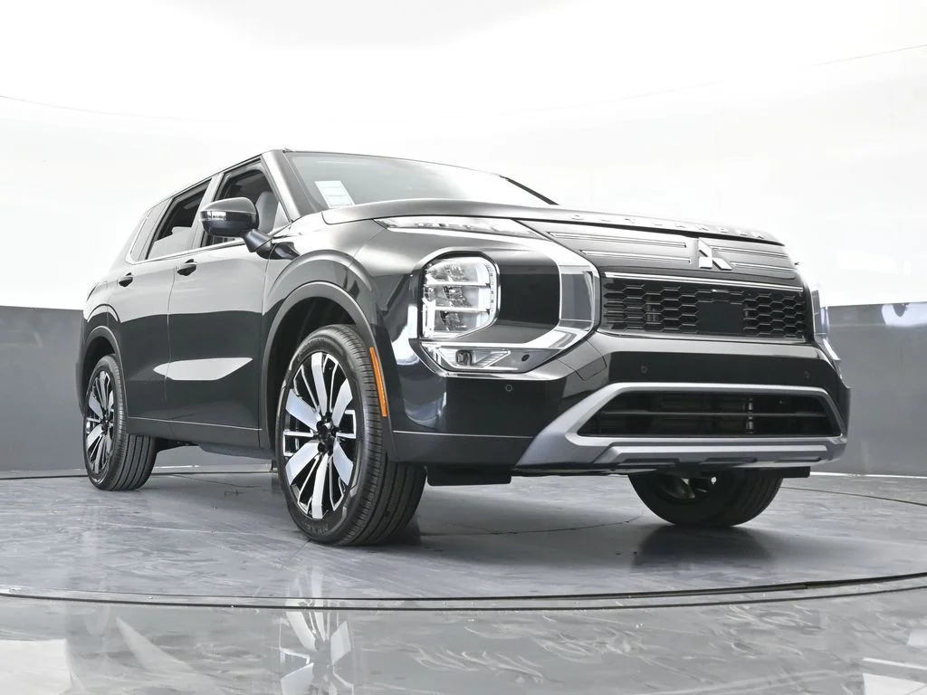 New 2026 Black Diamond Mitsubishi SE image 68