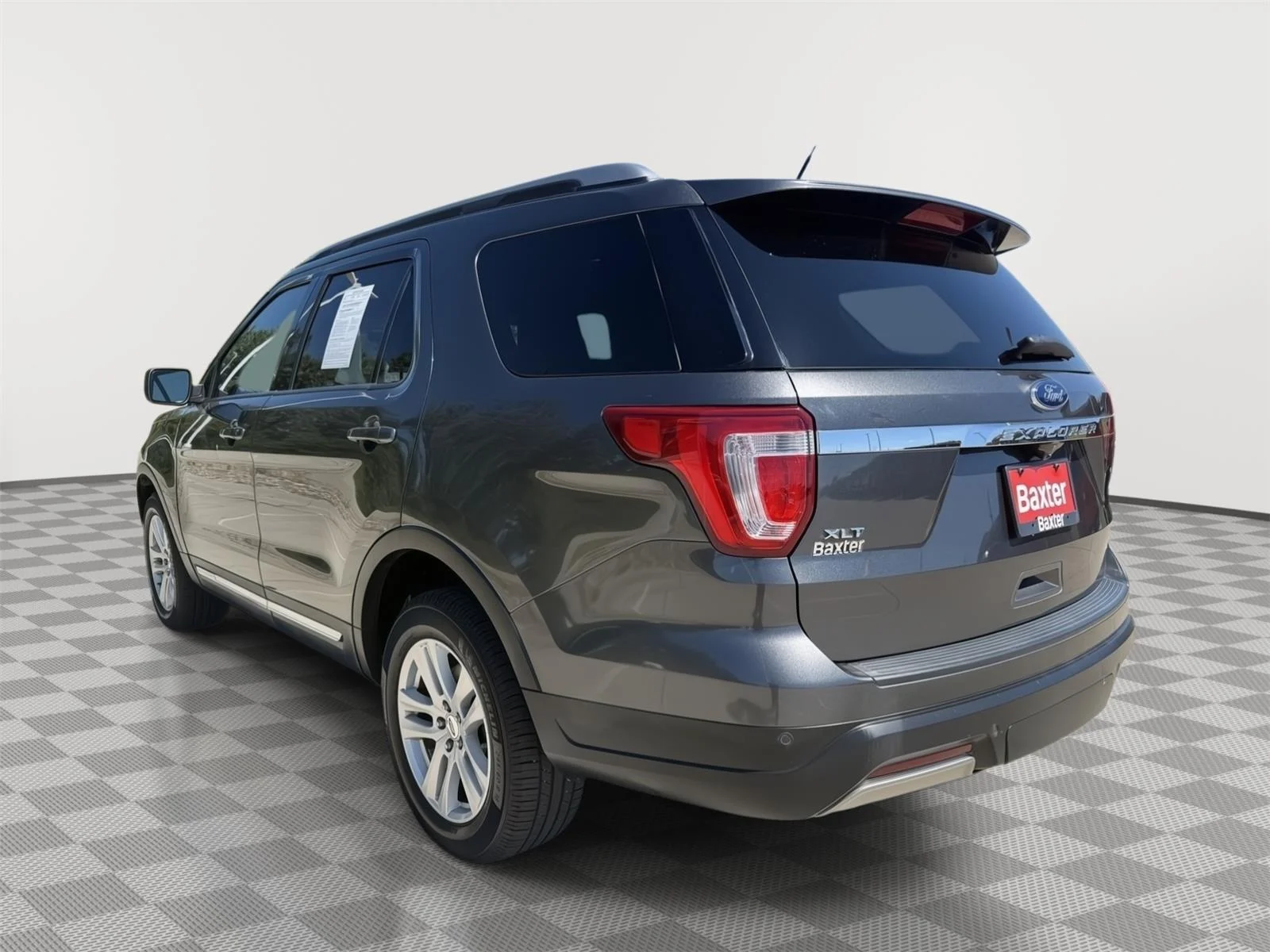 Used 2019 Magnetic Ford XLT image 7