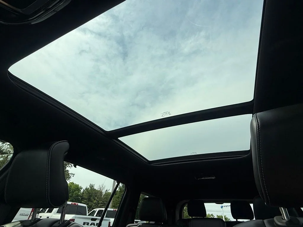 Used 2021 White/off-white Jeep Overland image 30