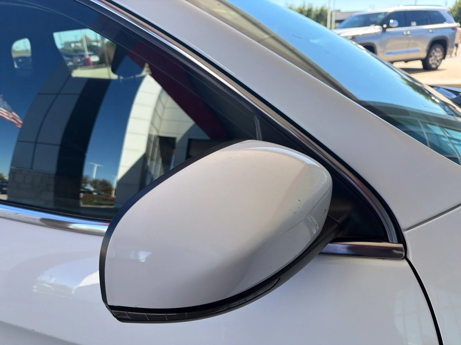 Used 2016 White Jeep Latitude image 20