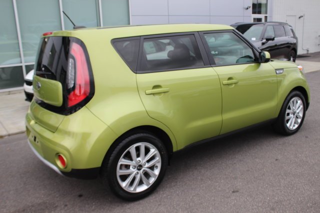 Used 2018 Green Kia Plus image 25