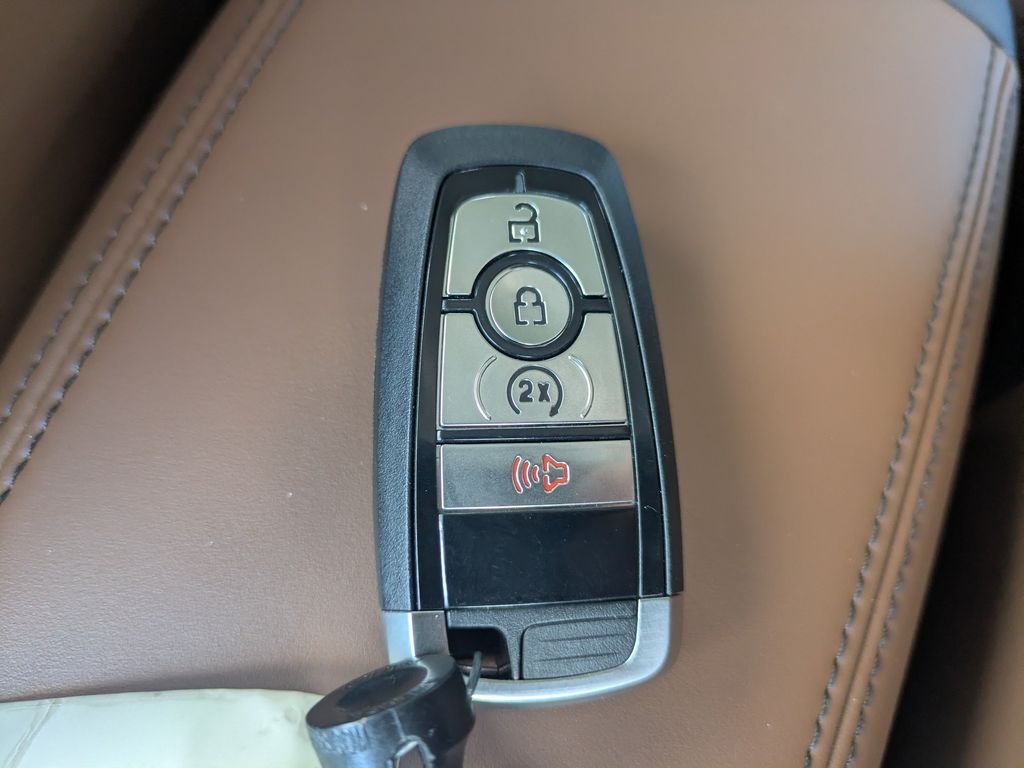 New 2025 Ruby Red Metallic Tinted Clearcoat Ford Outer Banks® image 61