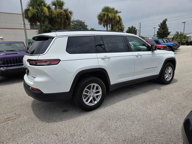 New 2026 Bright White Clear-Coat Exterior Paint Jeep Laredo X image 14