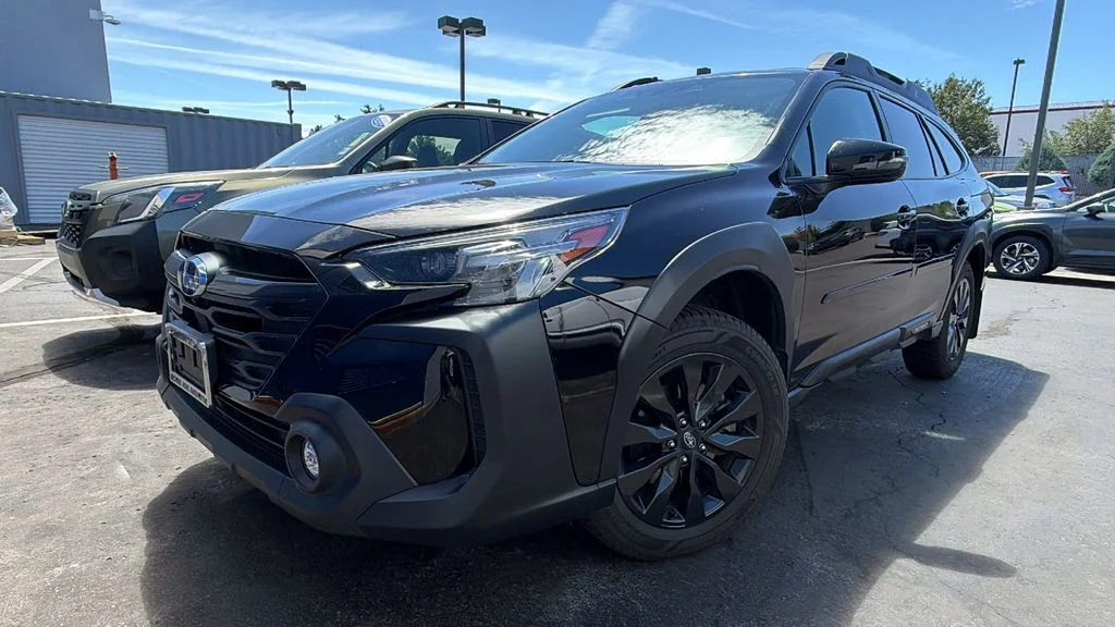 Used 2023 Crystal Black Silica Subaru Onyx Edition XT image 4