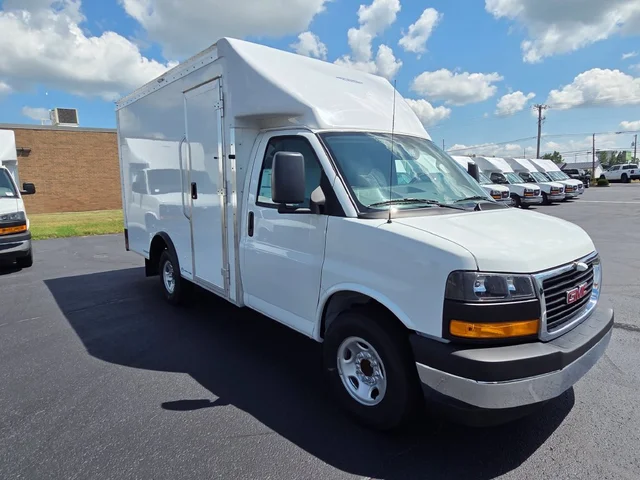 2025 GMC Savana Cutaway 3500 1WT