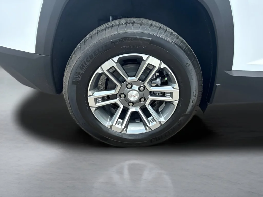 New 2027 Summit White GMC Elevation image 32