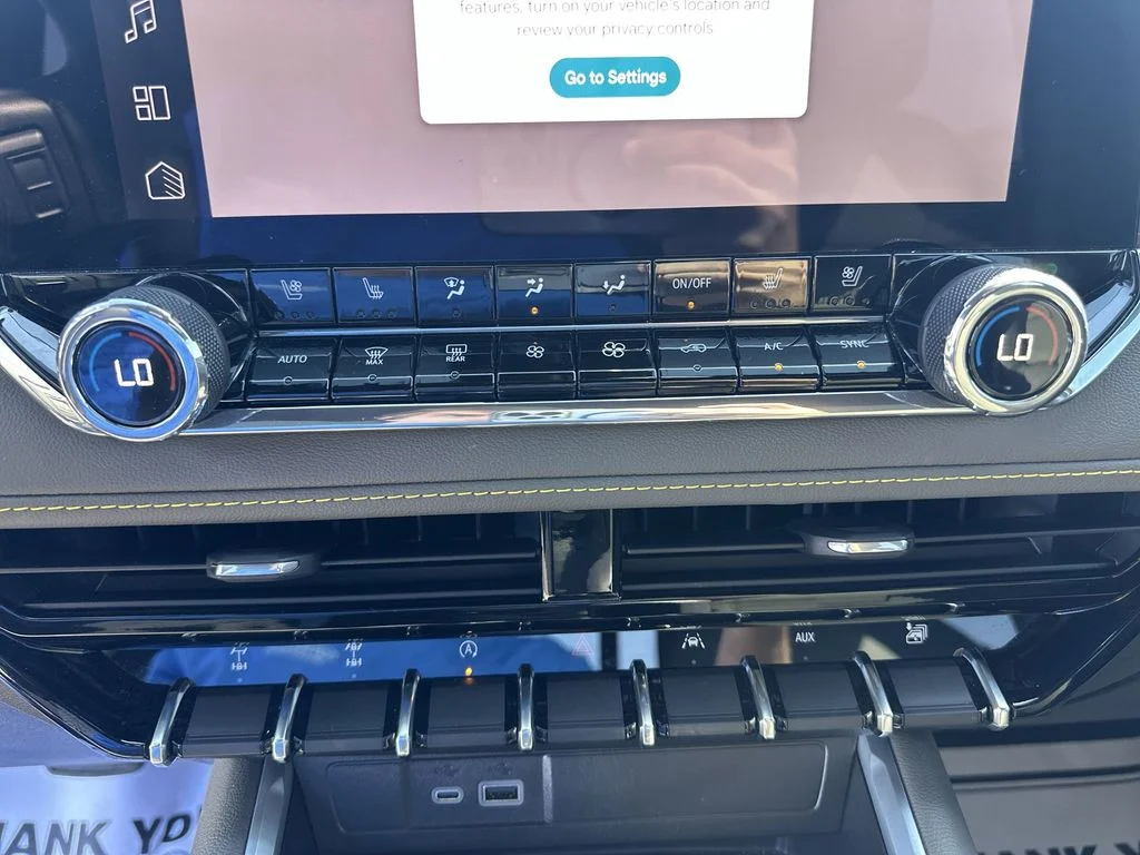 Used 2025 Black Chevrolet ZR2 image 25