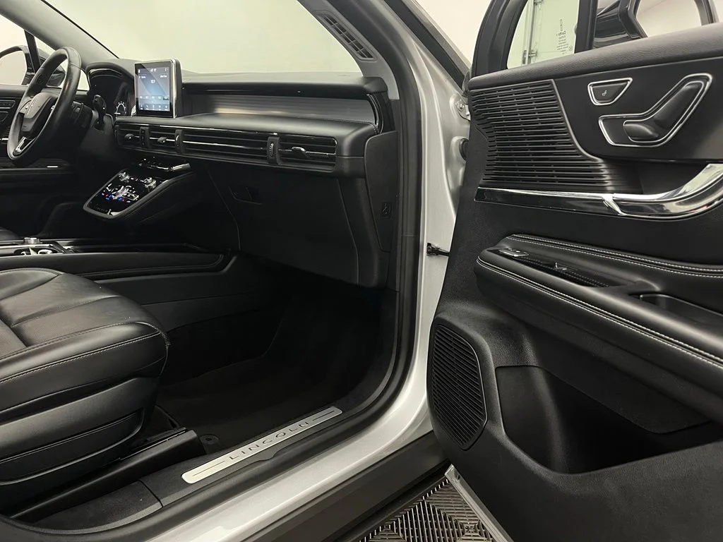 Used 2020 Ingot Silver Lincoln Standard image 31