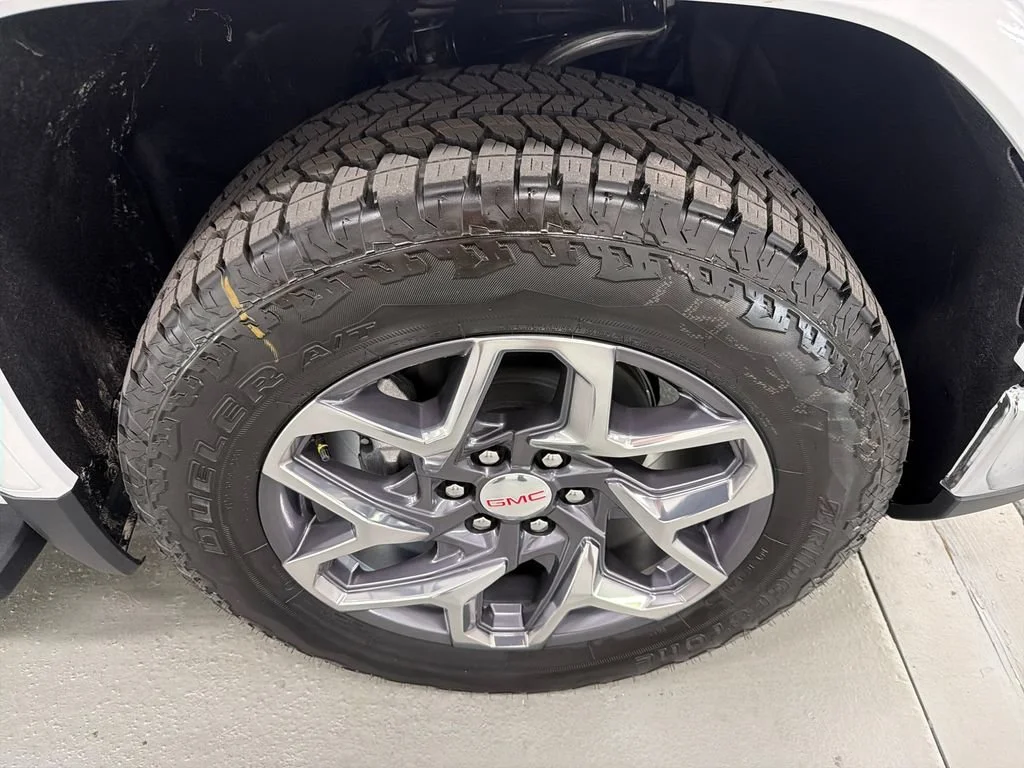 New 2026 Summit White GMC SLT image 4