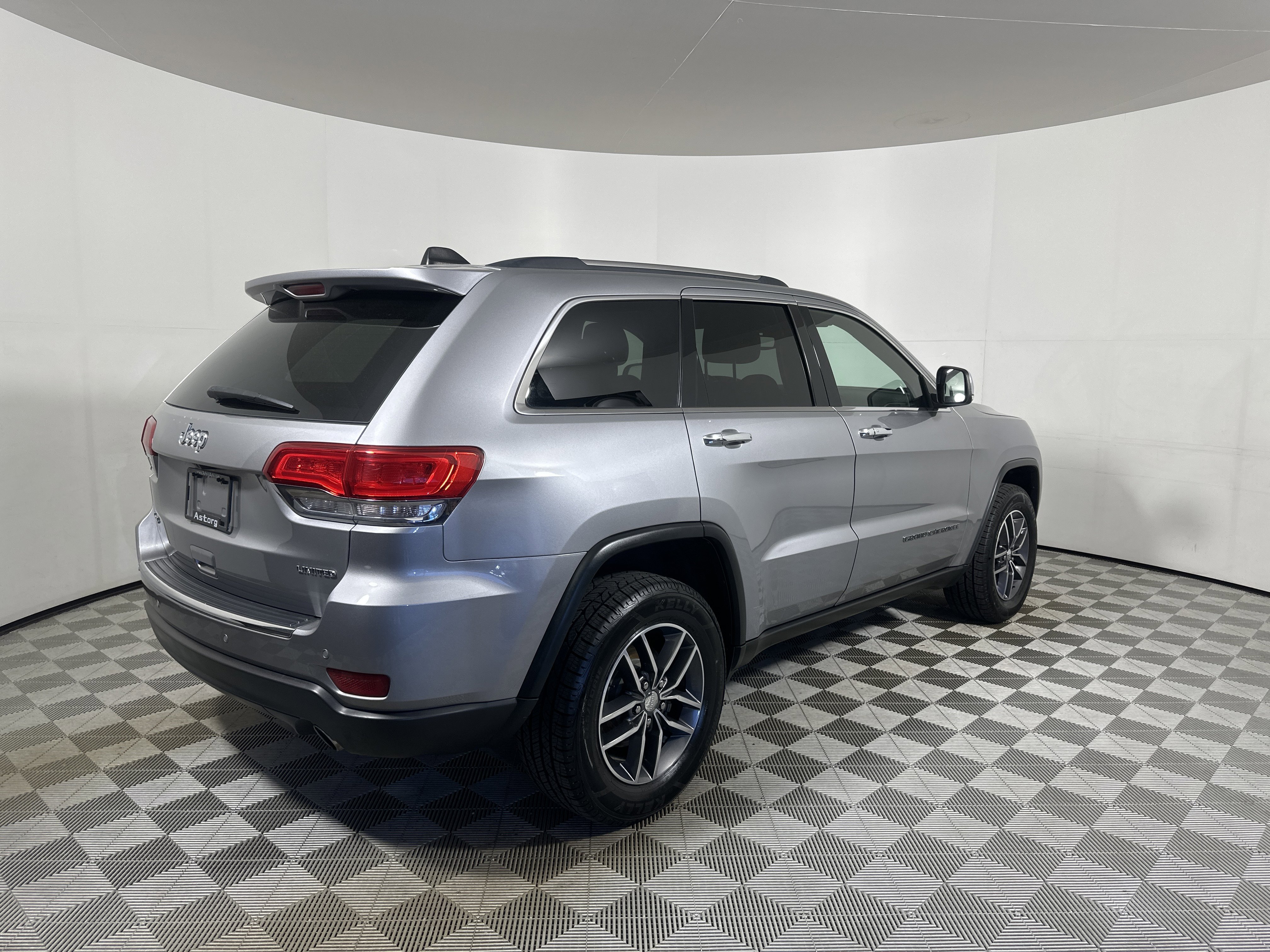 Certified Used 2017 Billet Silver Metallic Clearcoat Jeep Limited image 7