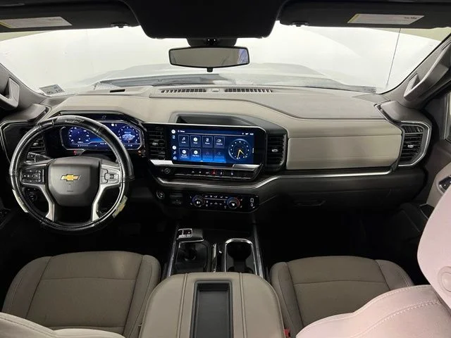 Used 2022 Silver Chevrolet LT image 33