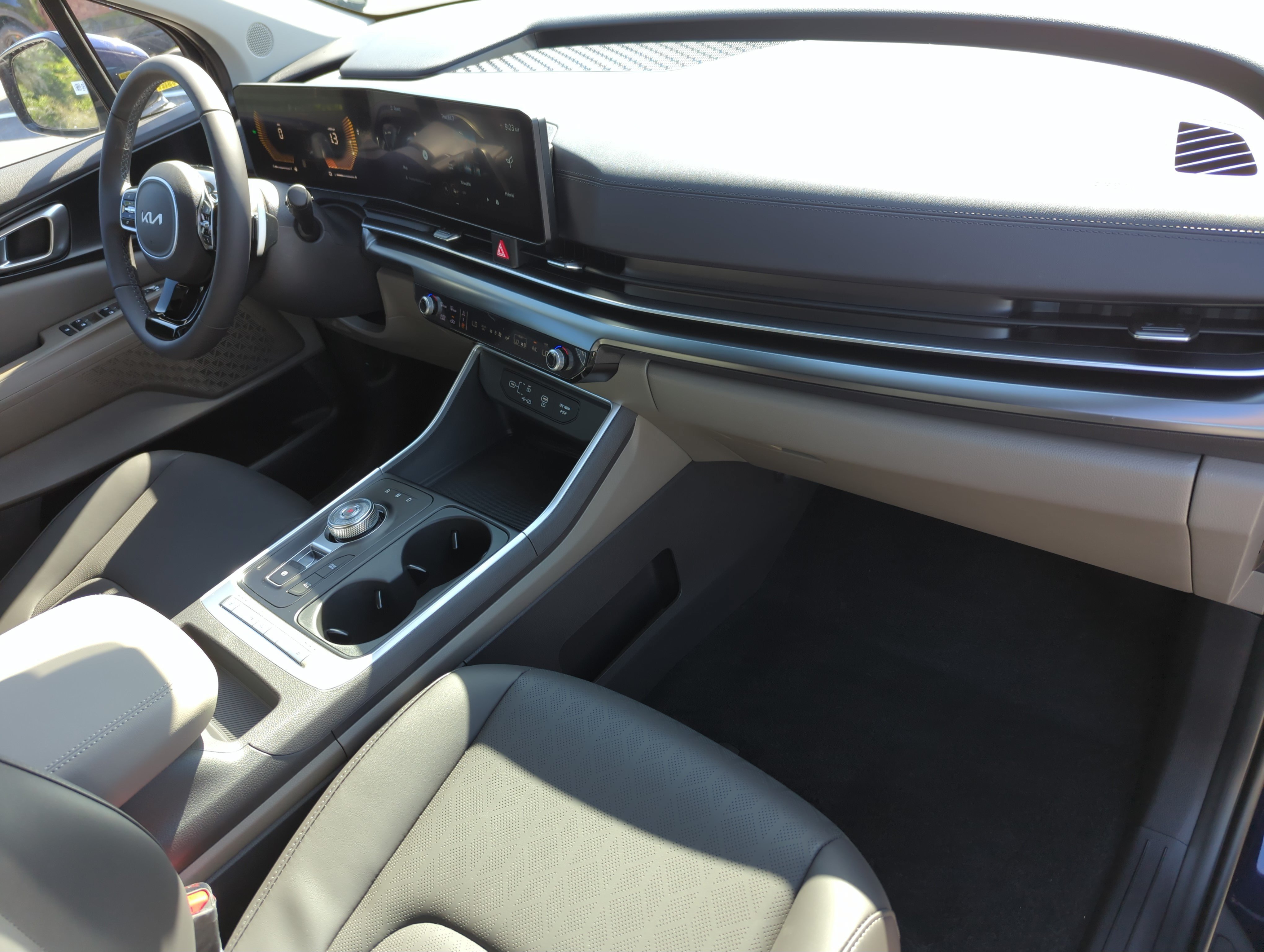 New 2026 Deep Chroma Blue Kia LXS image 11