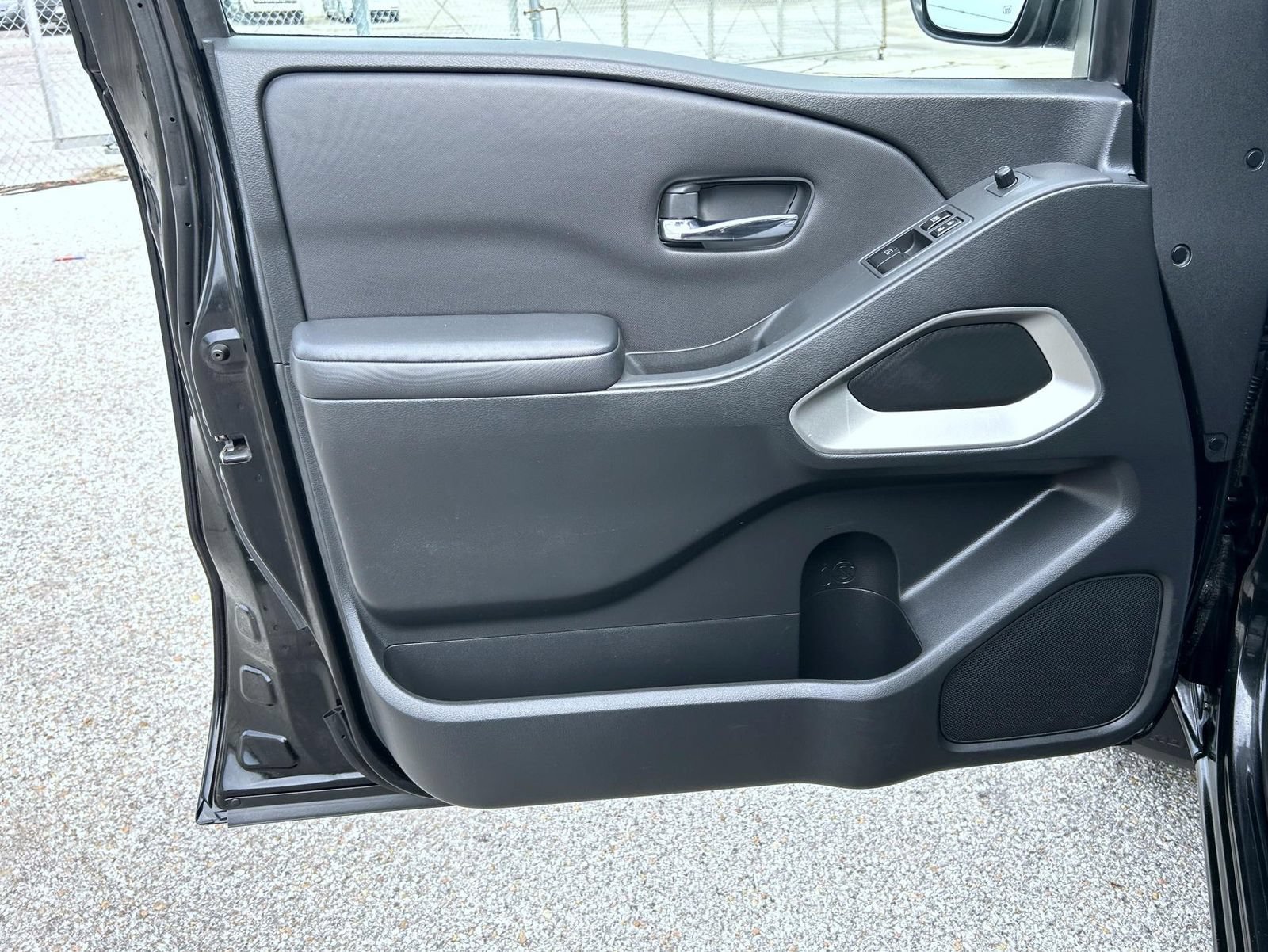 2022 Nissan Frontier SV - Photo 9