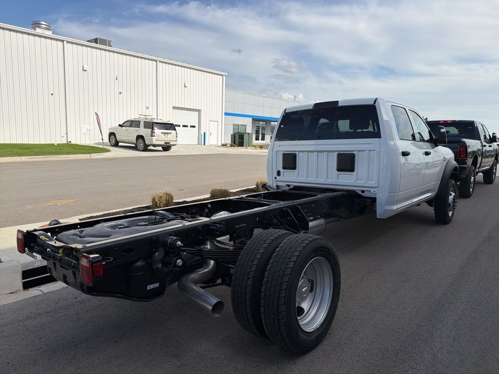 New 2026 Bright White Clear-Coat Exterior Paint RAM Tradesman image 4