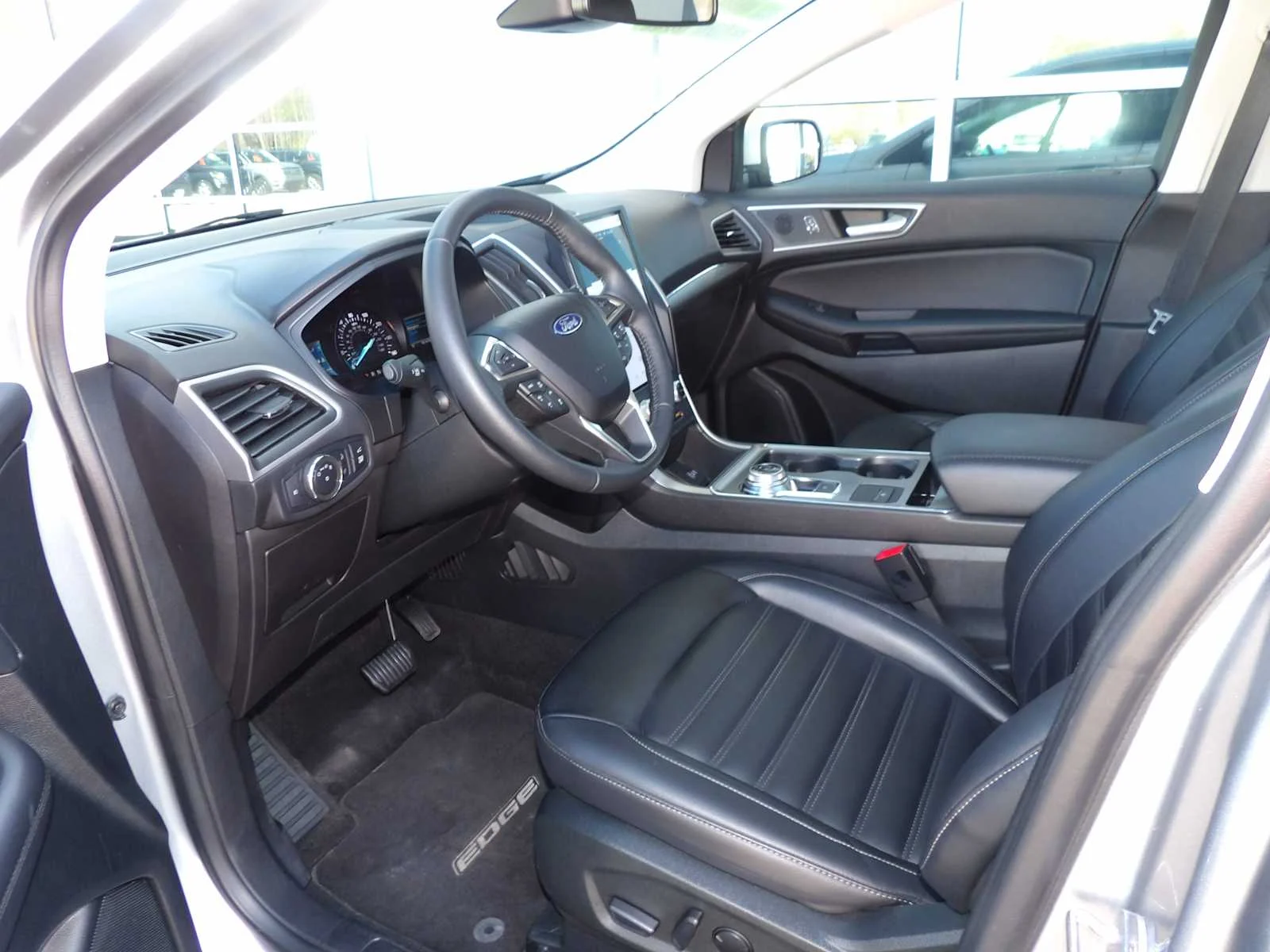 Used 2022 Iconic Silver Metallic Ford SEL image 11