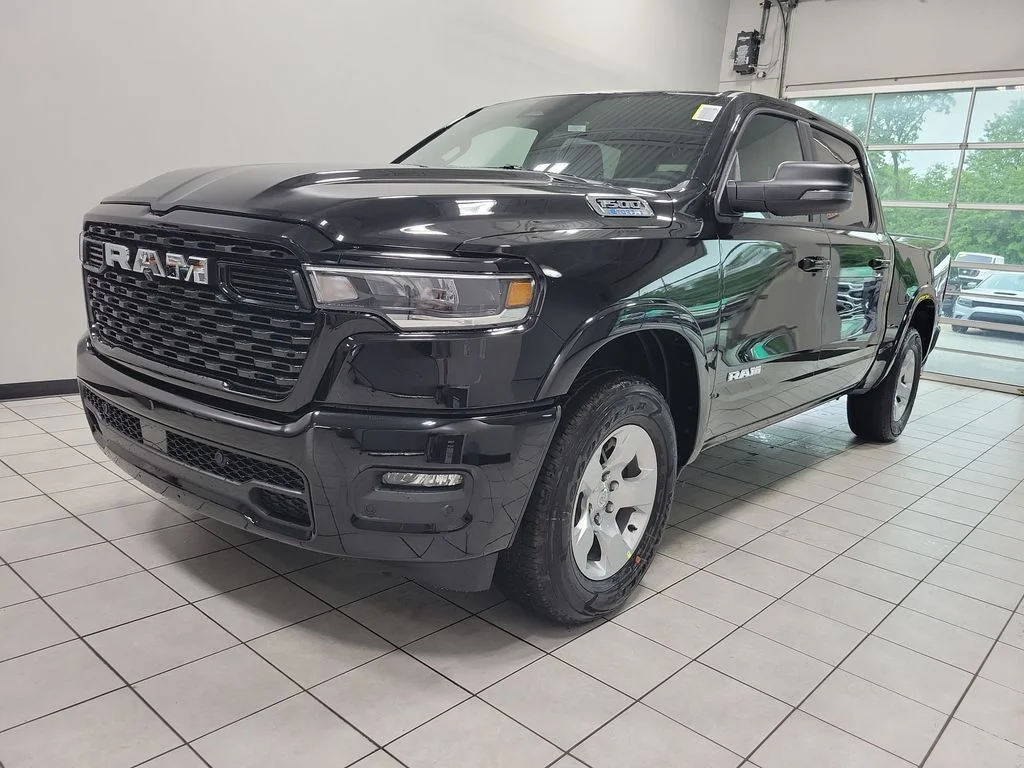 New 2026 Diamond Black Crystal Pearl-Coat Exterior Paint RAM Big Horn/Lone Star image 3