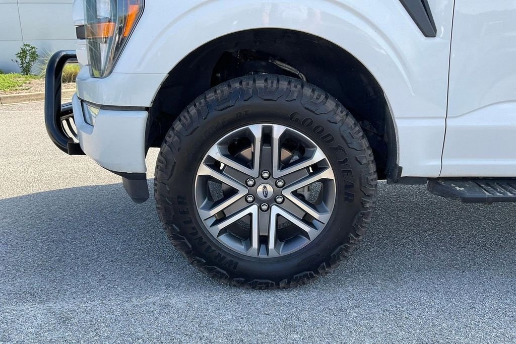 Used 2021 White Ford XL image 7