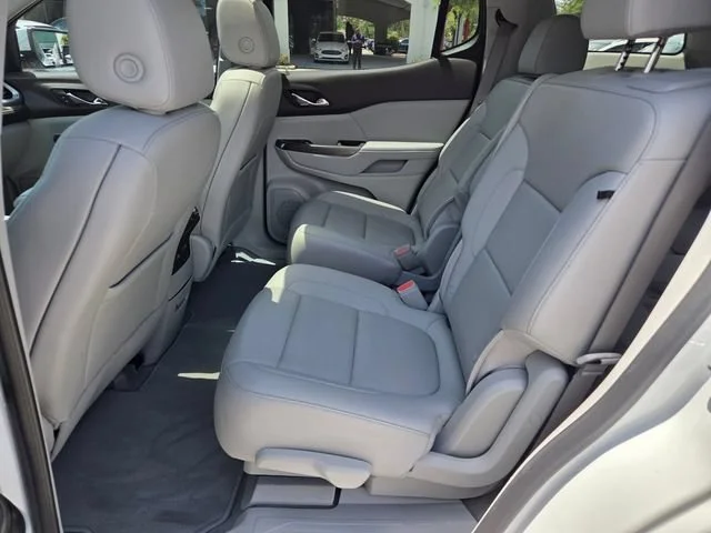 2023 GMC Acadia SLT - Photo 7
