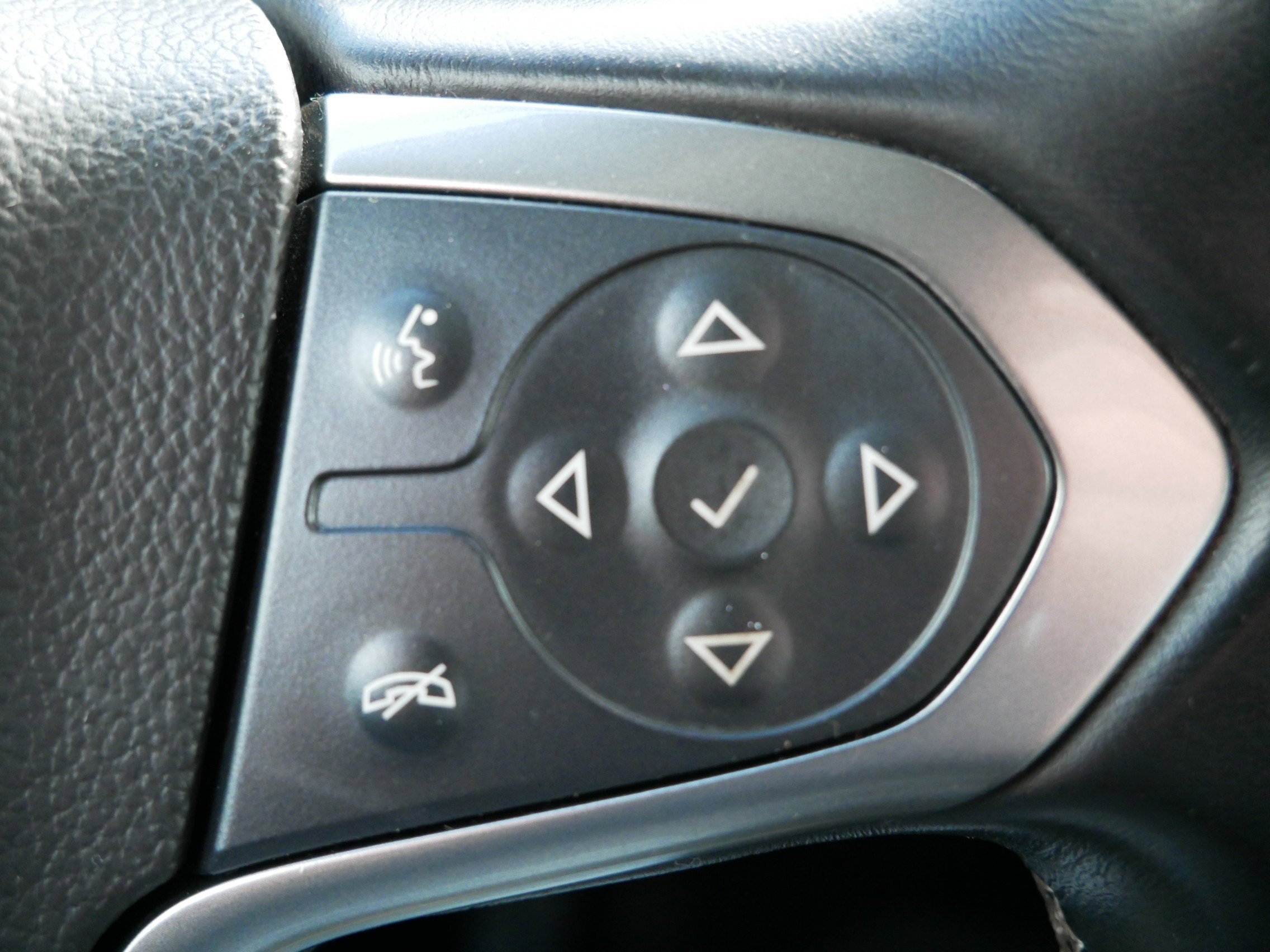 Used 2015 Deep Ruby Metallic Chevrolet LT image 21