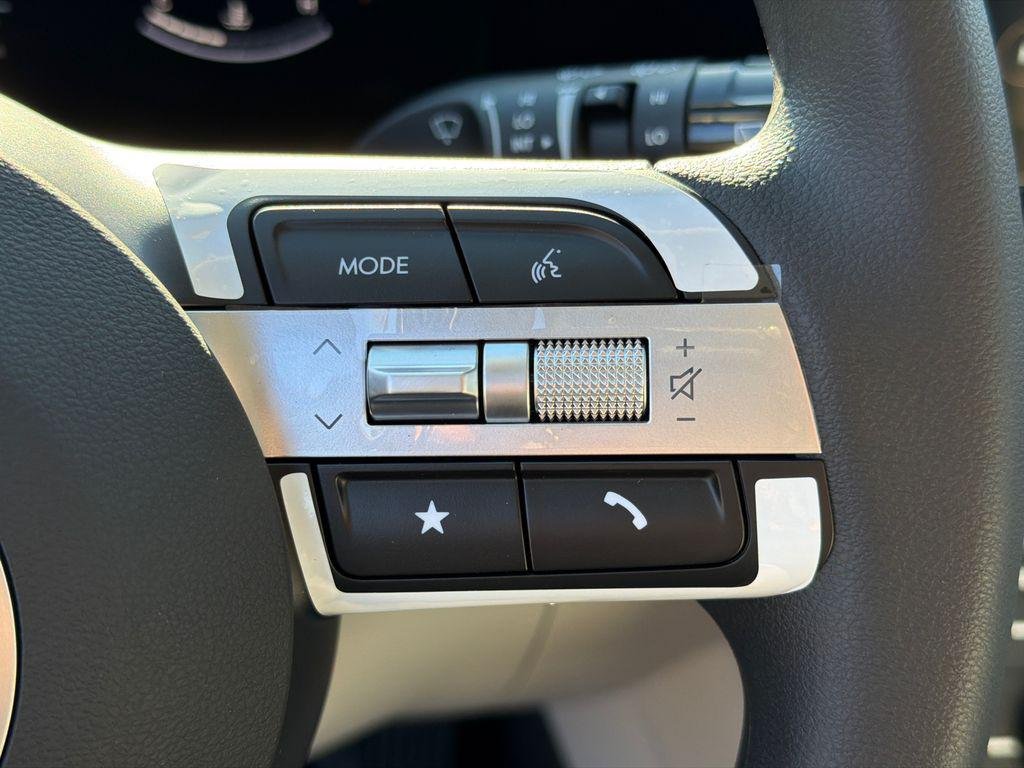New 2026 Black Hyundai SE FWD image 25