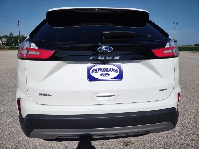 Certified Used 2023 White Metallic Ford SEL image 4