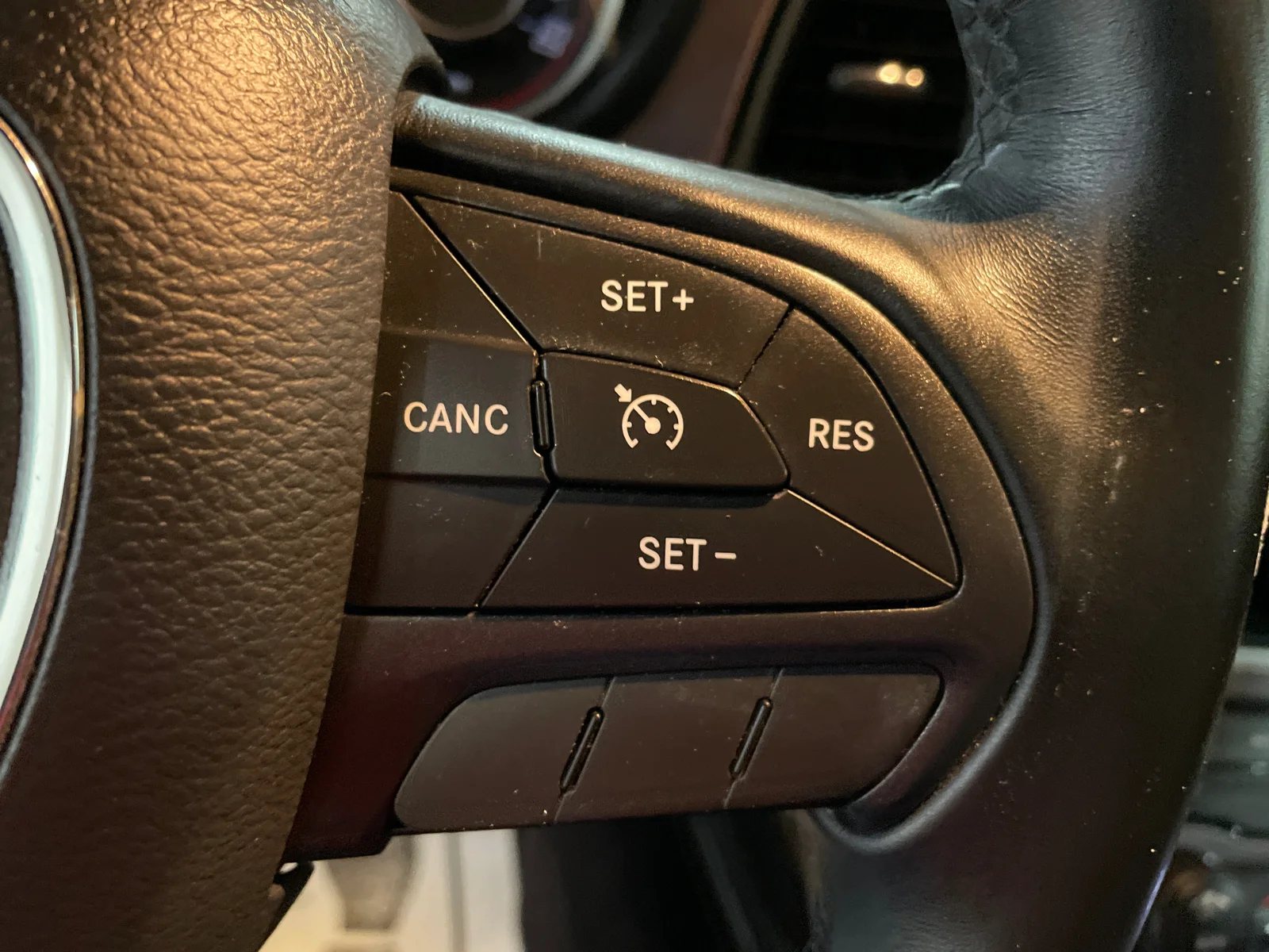 Used 2016 Torred Clearcoat Dodge R/T image 15