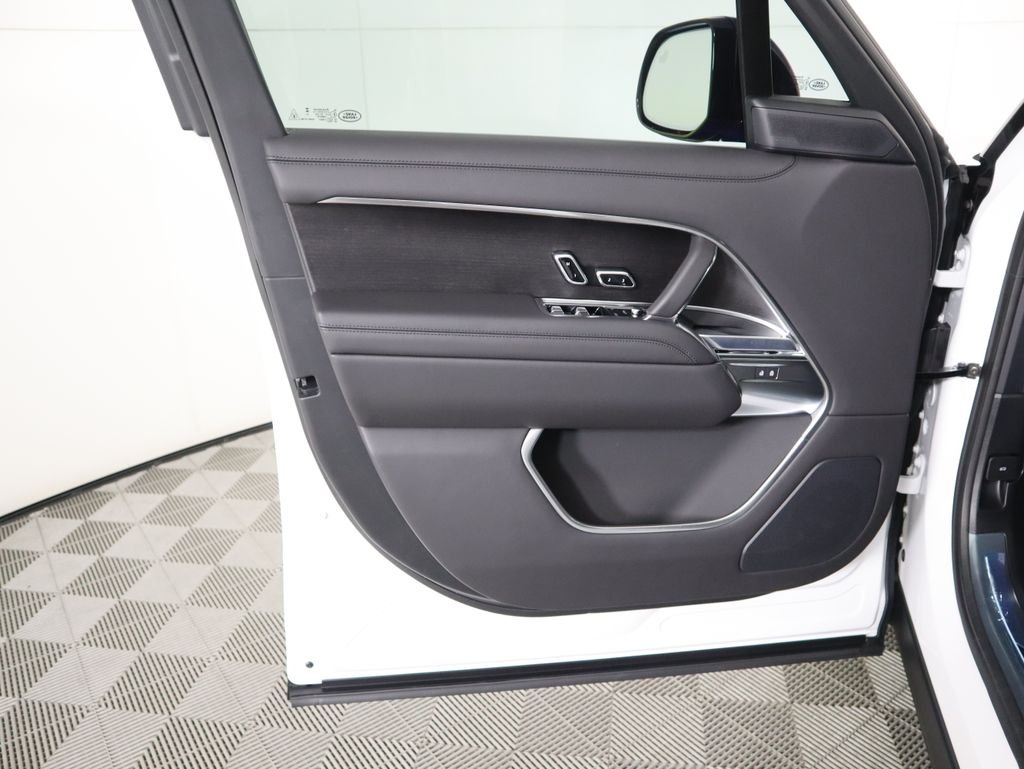 New 2026 Fuji White Land Rover SE image 26