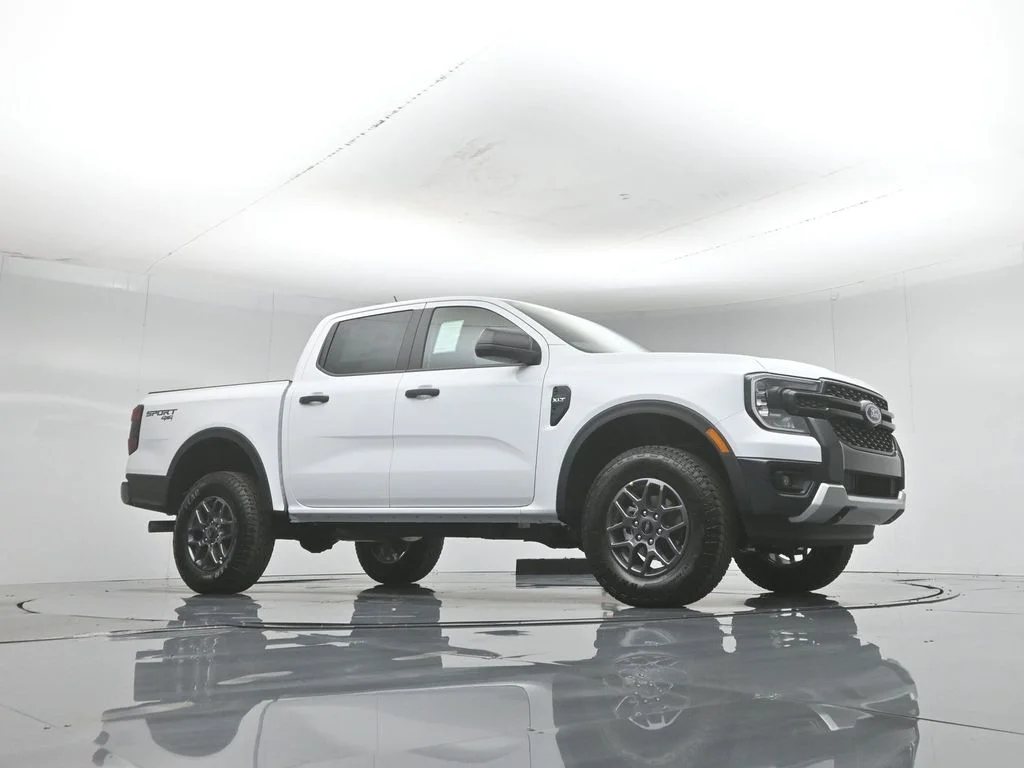 New 2026 Oxford White Ford XLT image 3
