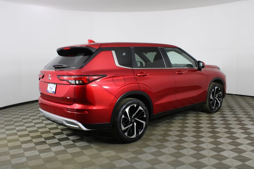 Used 2024 Red Mitsubishi SE image 5