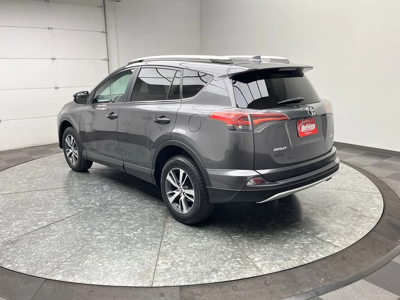 Used 2016 Gray Toyota XLE image 2