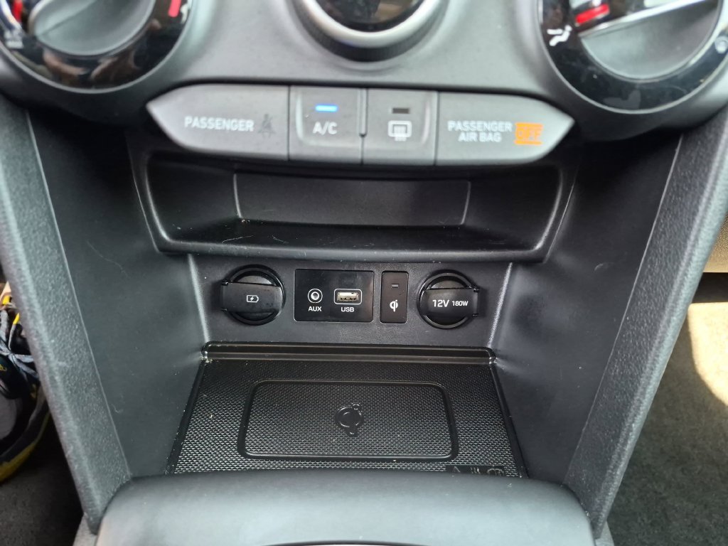 Used 2020 White Hyundai SEL Plus image 38