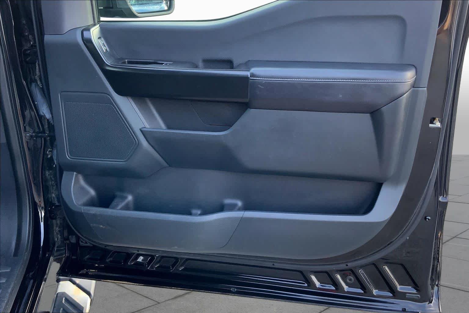 Used 2021 Agate Black Metallic Ford XL image 22